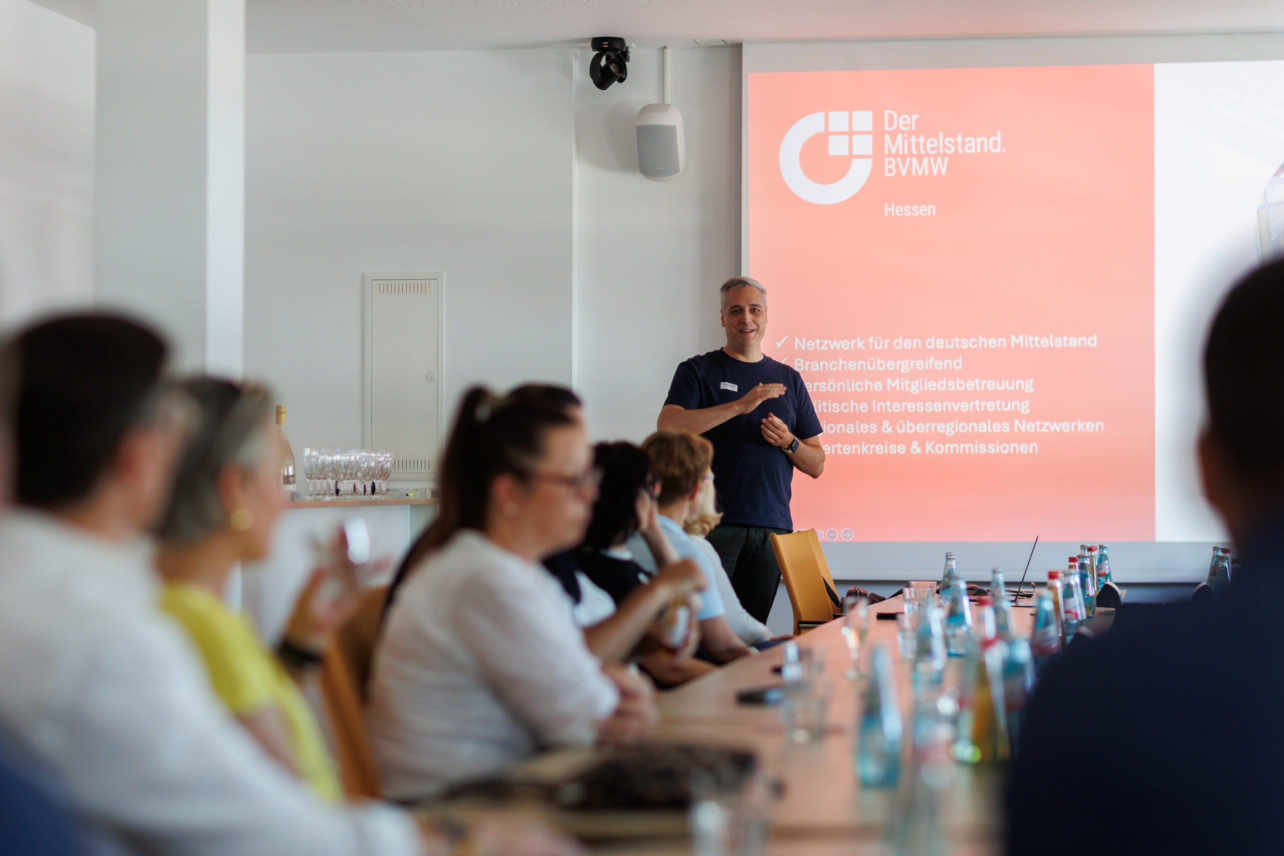 Thomas Krüdewagen bei einer BVMW Veranstaltung mit Unternehmerinnen und Unternehmern in Offenbach am Main
